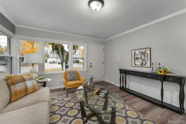 15751 W 14 mile RD, Beverly Hills Village, MI 48025