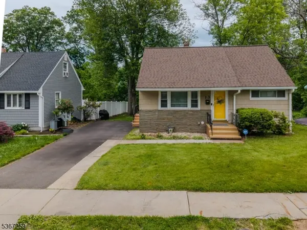 13 Independence Dr, Roselle Boro, NJ 07203