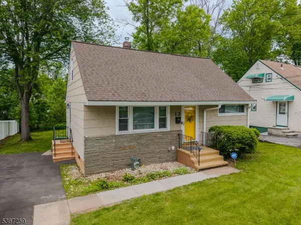 13 Independence Dr, Roselle Boro, NJ 07203