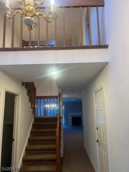 599 Apache Ct, Mahwah Twp., NJ 07430