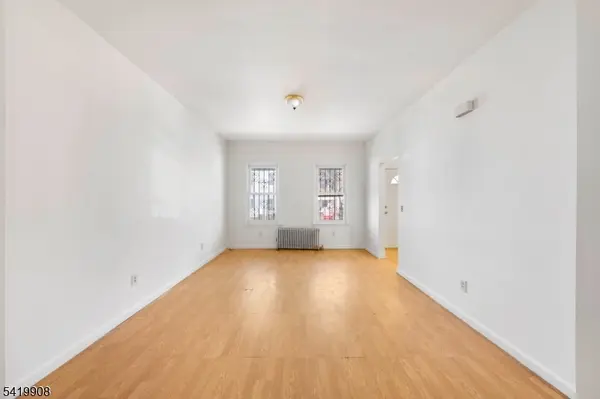 838 Rebecca Pl, Elizabeth City, NJ 07201