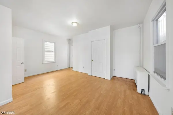 838 Rebecca Pl, Elizabeth City, NJ 07201