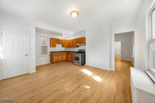 838 Rebecca Pl, Elizabeth City, NJ 07201