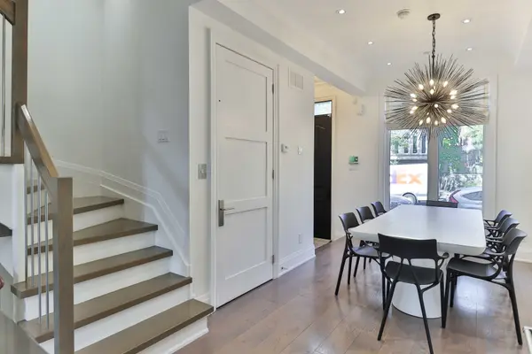 51B Burnaby BLVD, Toronto C03, ON M5N 1G3