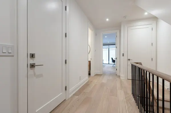 36 Evergreen GDNS, Toronto C11, ON M4G 1C5