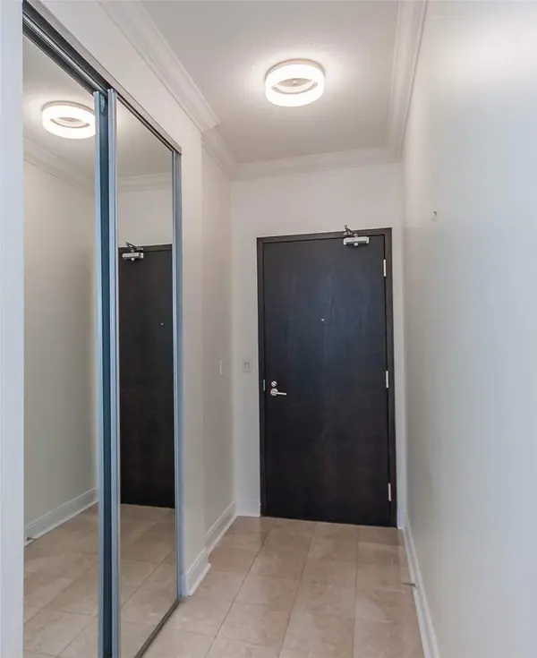 21 Scollard ST #401, Toronto C02, ON M5R 1G1