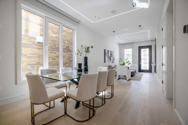 151 Dewbourne AVE, Toronto C03, ON M6C 1Z1