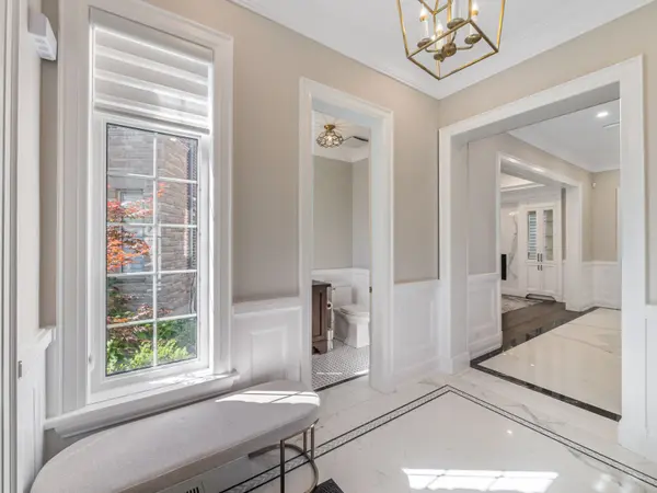 17 Daniel Cozens CT, Toronto C07, ON M2R 0A7