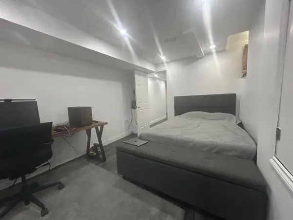 63 Yacht DR #Bsmt, Clarington, ON L1C 4B1