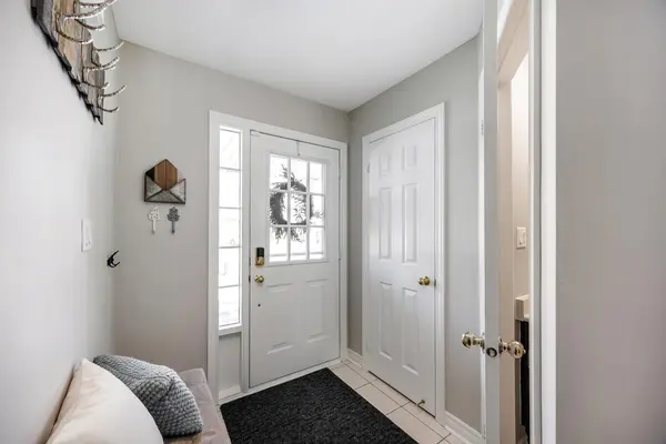 119 Angier CRES, Ajax, ON L1S 7R4