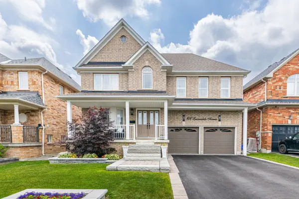 106 Laurendale AVE, Georgina, ON L4P 4E8