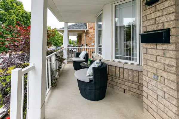 106 Laurendale AVE, Georgina, ON L4P 4E8