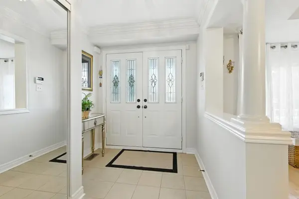 106 Laurendale AVE, Georgina, ON L4P 4E8