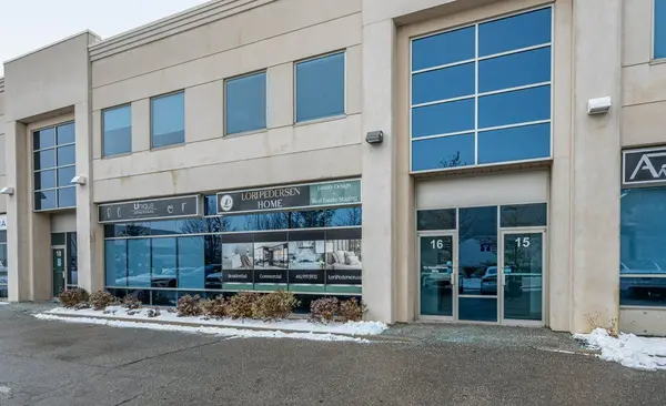 125 Don Hillock DR #16, Aurora, ON L4G 0H8