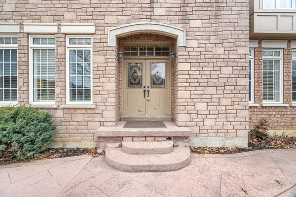 2 Sequoia RD, Vaughan, ON L4H 1W2