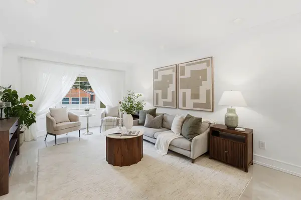 369 Kennedy ST W, Aurora, ON L4G 5M5