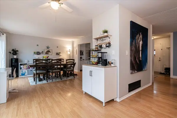 11 Garibaldi DR, Barrie, ON L4N 8C3