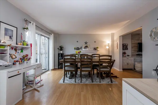 11 Garibaldi DR, Barrie, ON L4N 8C3