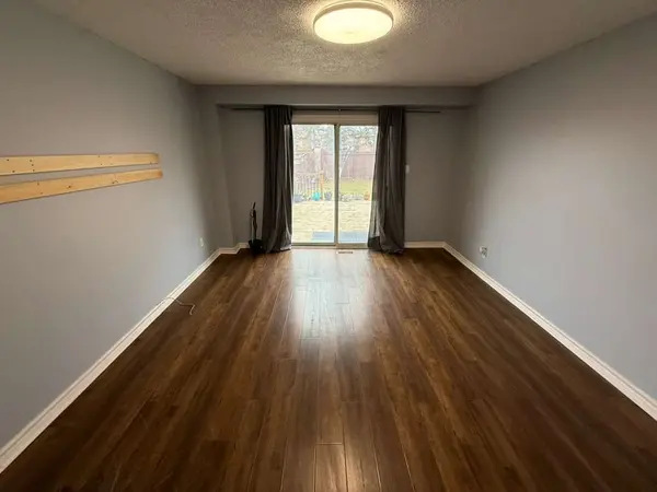 73 Chipmunk CRES, Brampton, ON L6R 1B4