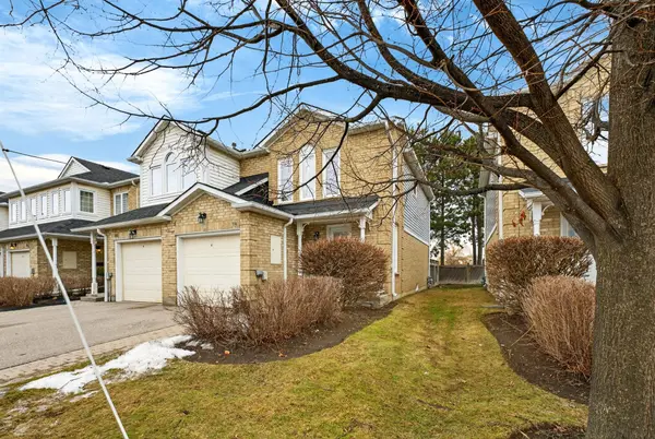 74 Heathcliffe SQ, Brampton, ON L6S 5R4