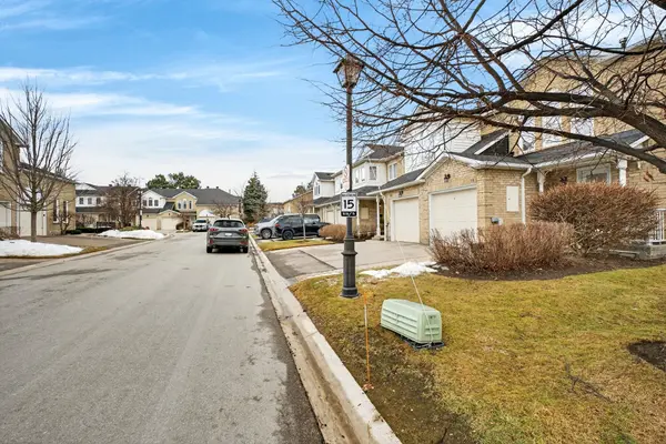 74 Heathcliffe SQ, Brampton, ON L6S 5R4