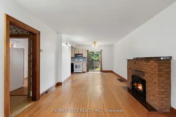 2317 Weston RD, Toronto W04, ON M9N 1Z7