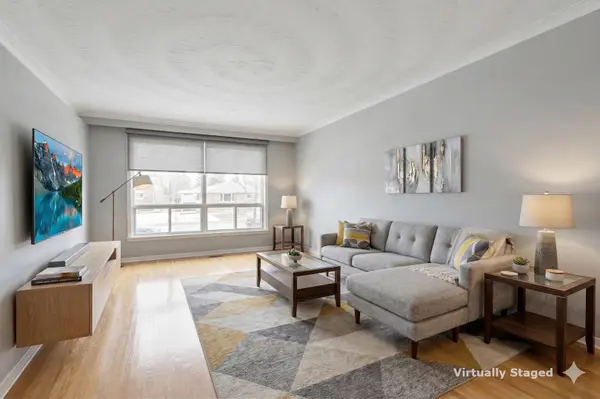 652 Eversley DR, Mississauga, ON L5A 2C9