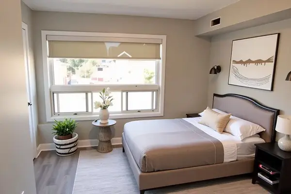 1657 Weston RD, Toronto W04, ON M9N 1V2