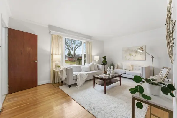 68 Gair DR, Toronto W06, ON M8W 4P8