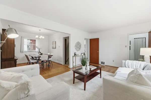 68 Gair DR, Toronto W06, ON M8W 4P8