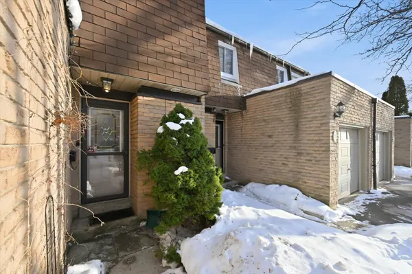 680 Regency CT #112, Burlington, ON L7N 3L9