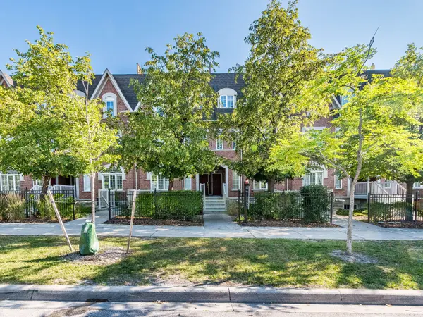 3055 Elmcreek RD #11, Mississauga, ON L5B 4J9