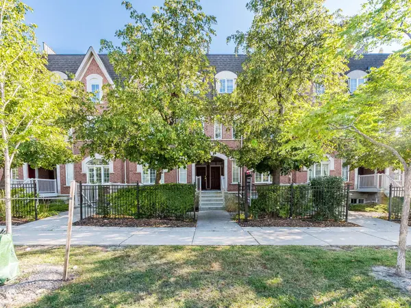 3055 Elmcreek RD #11, Mississauga, ON L5B 4J9