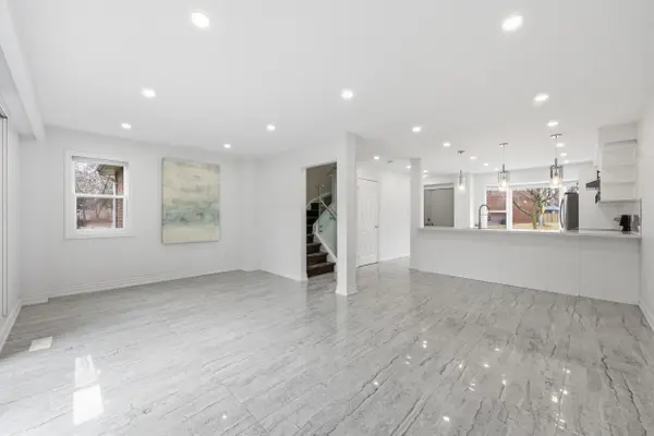 4196 Longmoor DR #1, Burlington, ON L7L 5E3