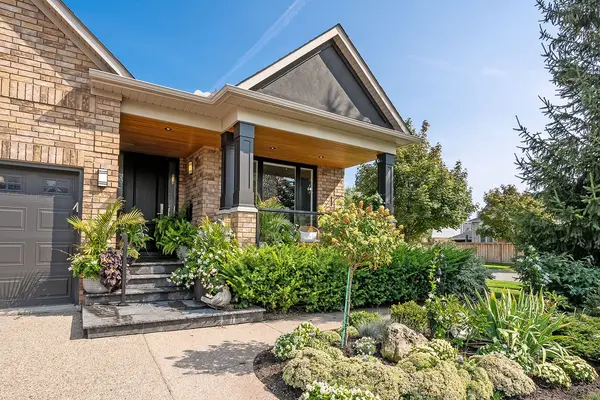 4252 Sarazen DR, Burlington, ON L7M 4Z2