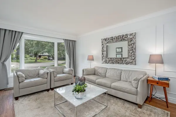 406 Oakwood DR, Burlington, ON L7N 1X2