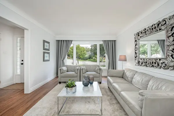 406 Oakwood DR, Burlington, ON L7N 1X2