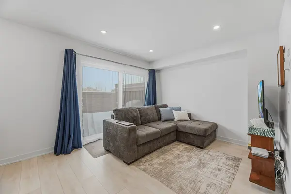 1121 Cooke BLVD #80, Burlington, ON L7T 0C4