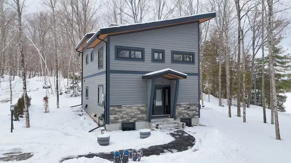 144 Blue Heron LN, North Kawartha, ON K0L 1A0