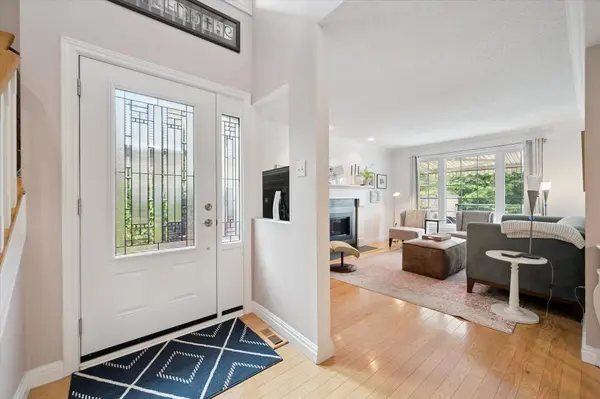 106 Woodlawn RD E #4, Guelph, ON N1E 1B7