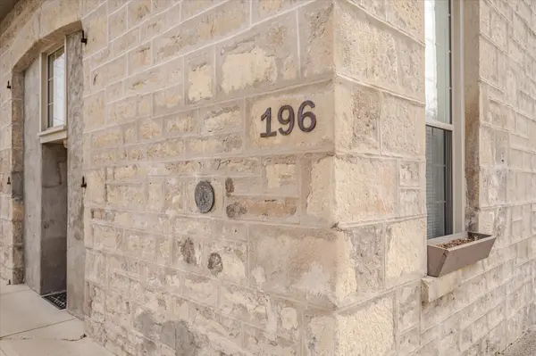 196 Arthur ST N #6, Guelph, ON N1E 4V8