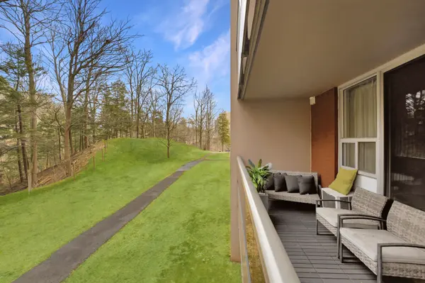 1968 Main ST W #103, Hamilton, ON L8S 1J7