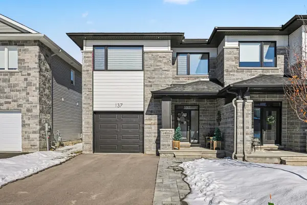 137 Thomas ST S, Arnprior, ON K7S 0J4