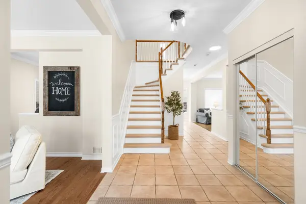 41 Golder's Green LN, Barrhaven, ON K2J 5G2