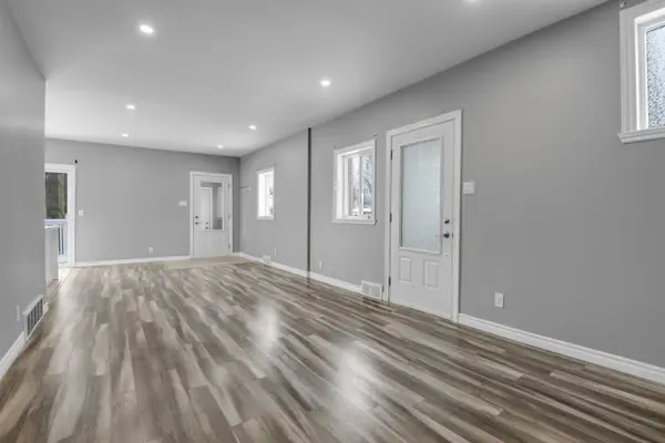 75 St. George ST E, North Glengarry, ON K0C 1A0