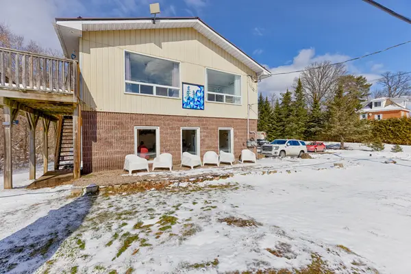 636 Mill ST, Greater Madawaska, ON K0J 1H0