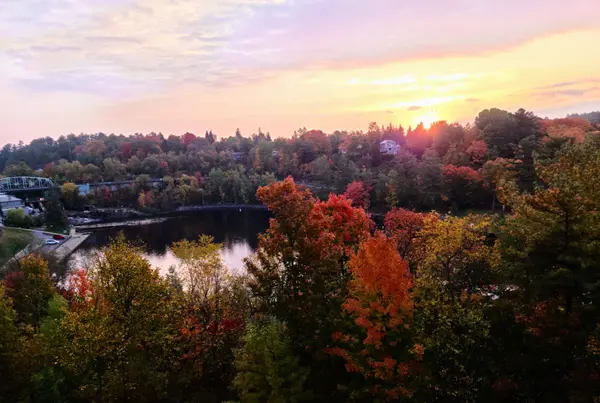 10 Kimberley AVE #B/311, Bracebridge, ON P1L 0A6