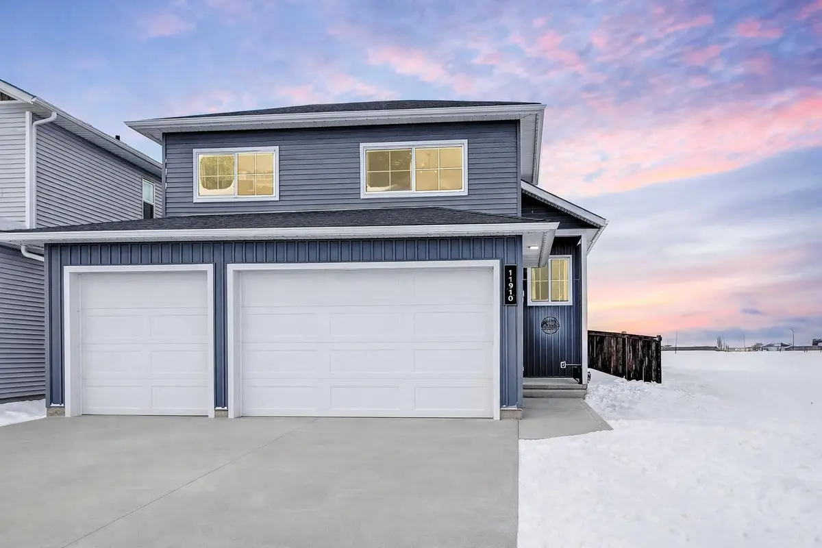 11910 81 AVE, Grande Prairie, AB T8W 0M7