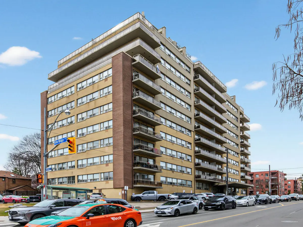 2500 Bathurst ST #306, Toronto C04, ON M6B 2Y8