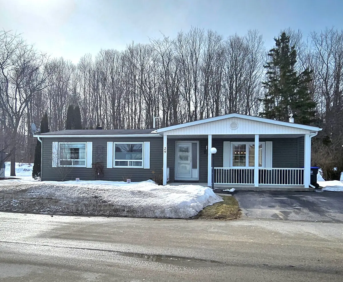 29 Corner Brook TRL, Innisfil, ON L9S 1P2